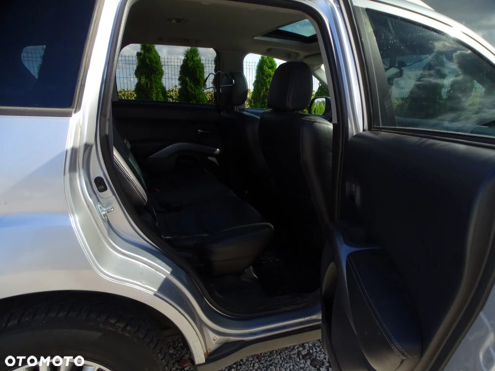 Mitsubishi Outlander - 15