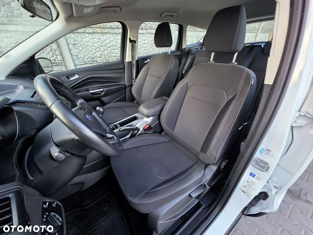 Ford Kuga 1.5 EcoBoost 2x4 Trend - 10