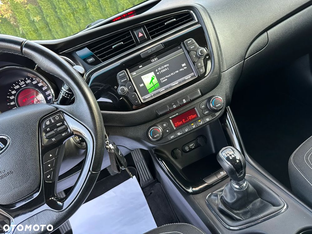 Kia Ceed 1.6 GDI SW UEFA EURO 2016 - 4