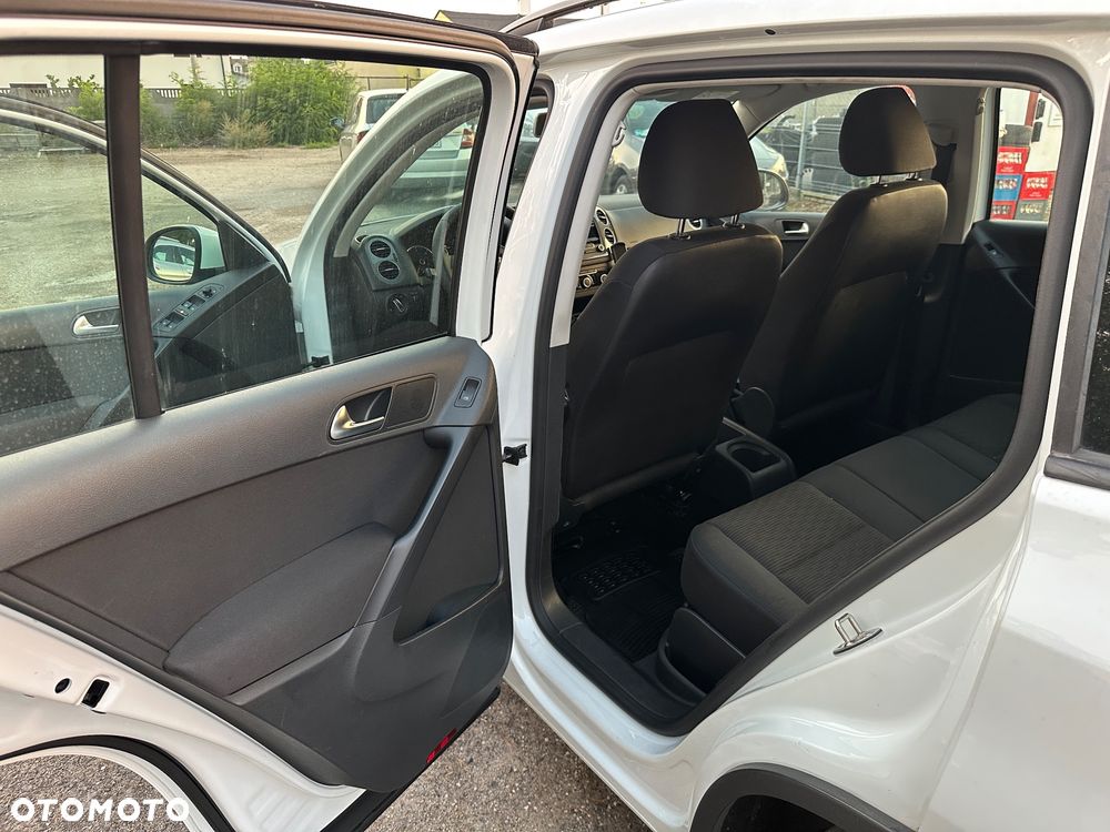 Volkswagen Tiguan 2.0 TDI DPF BlueMotion Technology Trend & Fun - 19