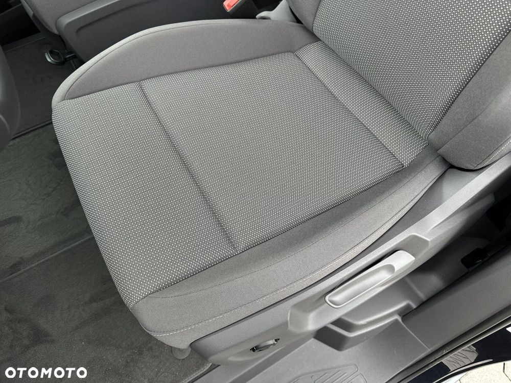 Volkswagen Multivan - 13