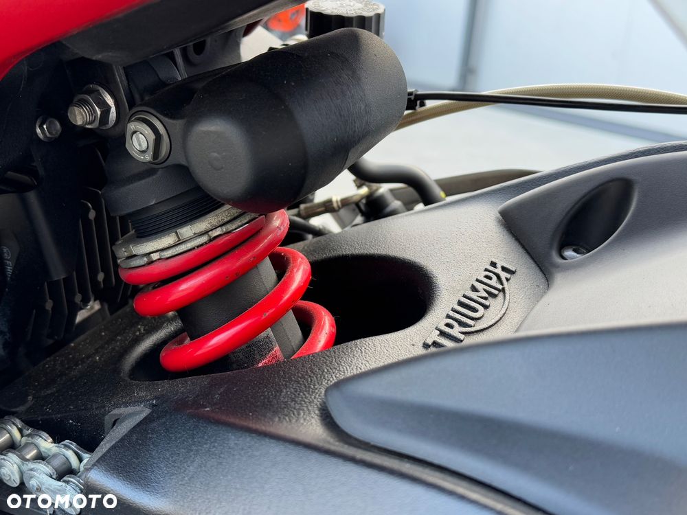 Triumph Street Triple - 22