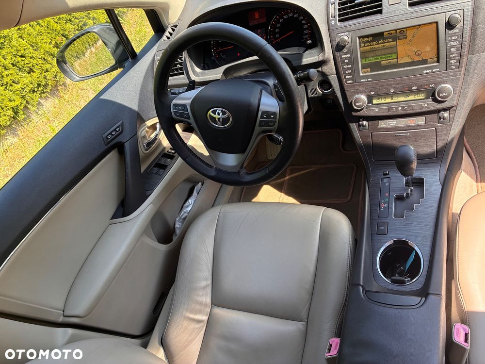 Toyota Avensis 2.0 Multidrive S Executive - 11