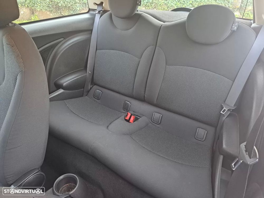 MINI 3 Portas One D - 16