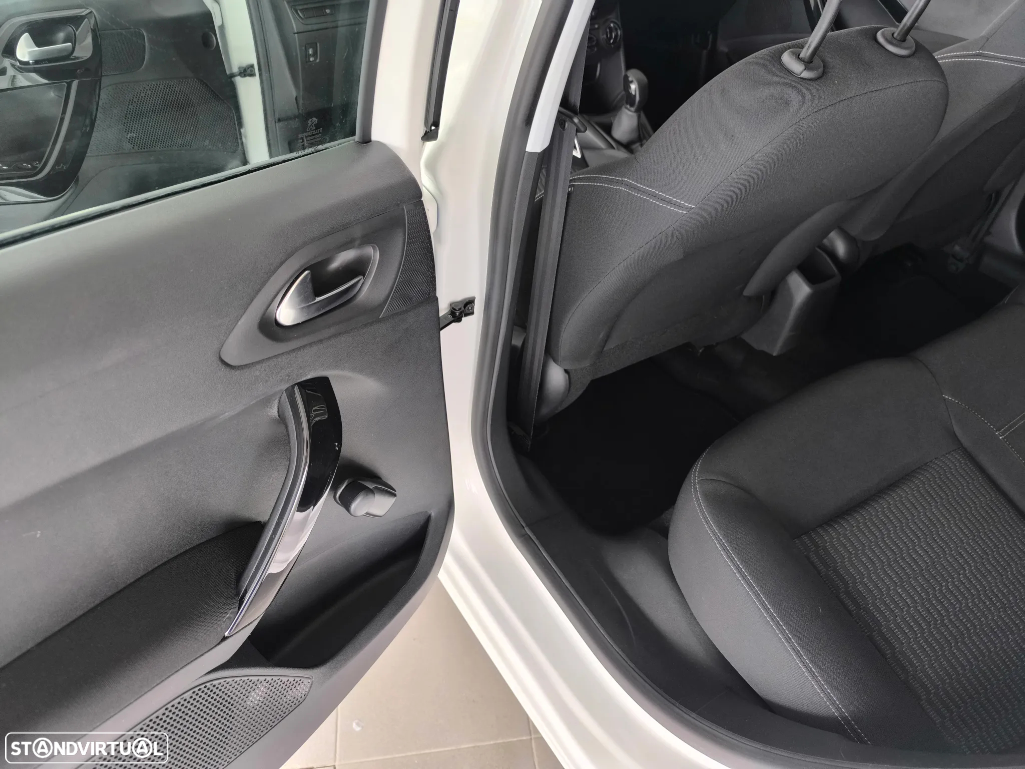 Peugeot 208 1.2 PureTech Active - 18