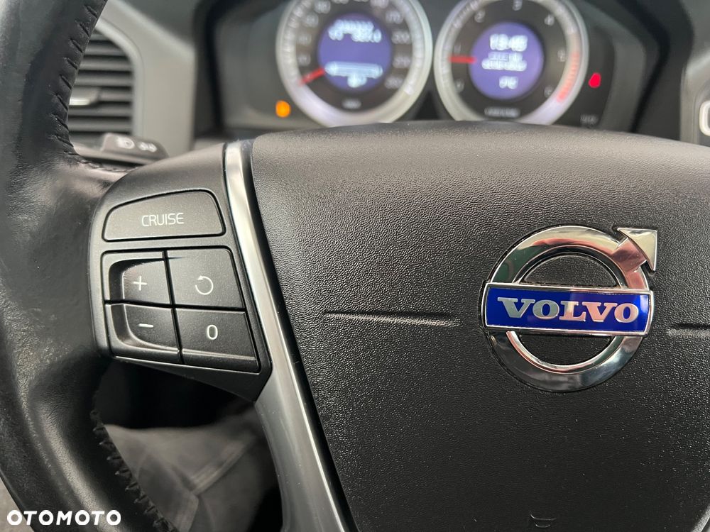 Volvo XC 60 D5 AWD RDesign - 37