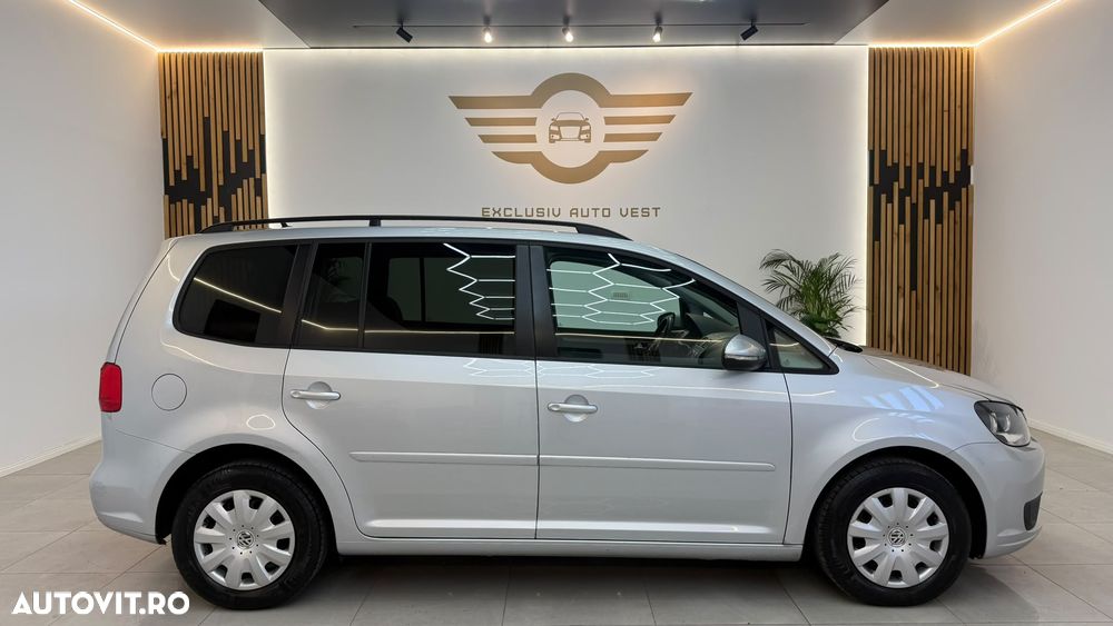 Volkswagen Touran - 11