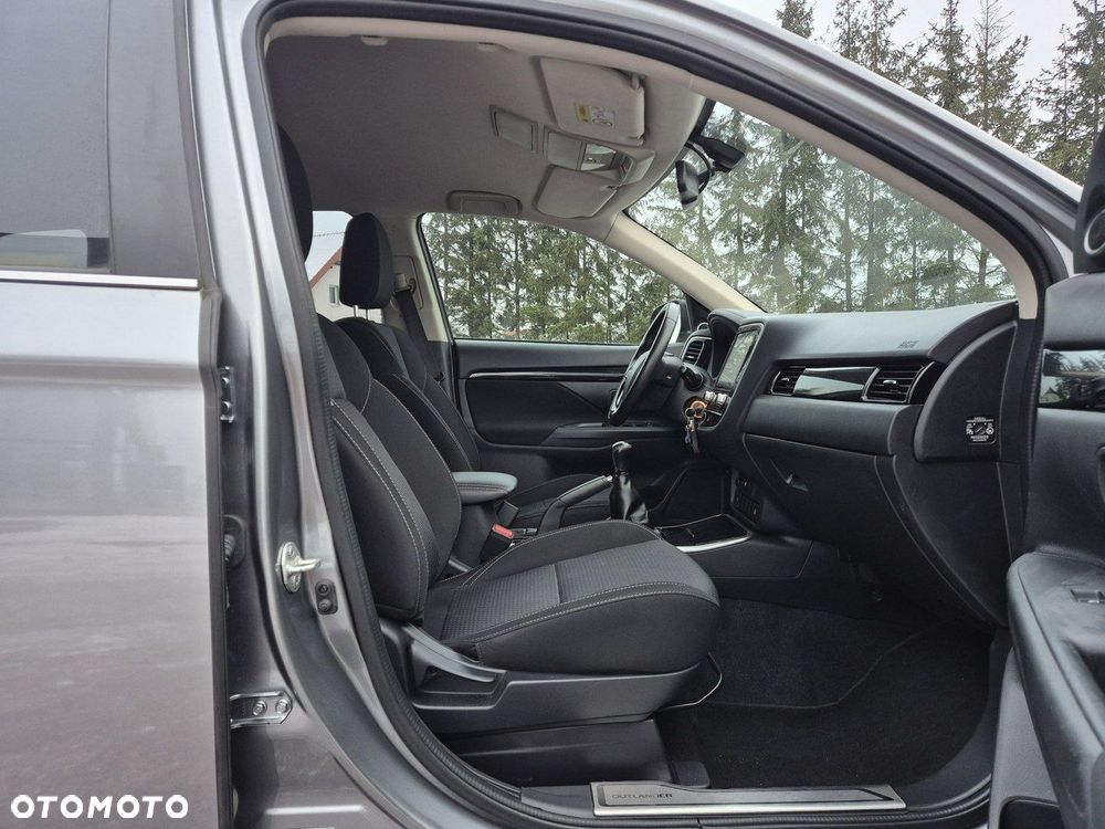 Mitsubishi Outlander - 19
