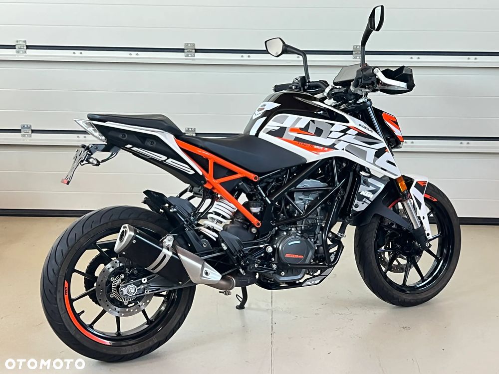 KTM Duke 125 - 24