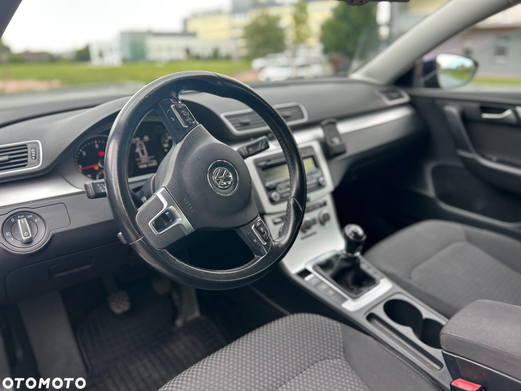 Volkswagen Passat - 16