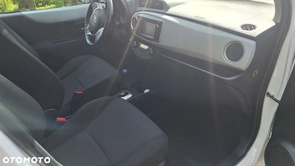 Toyota Yaris 1.5 VVT-i Lounge - 16