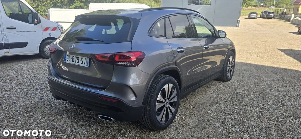 Mercedes-Benz GLA 200 Business Edition - 11