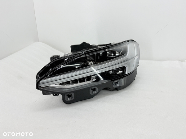 Reflektor Lampa przód lewa Volvo V90 S90 MID led