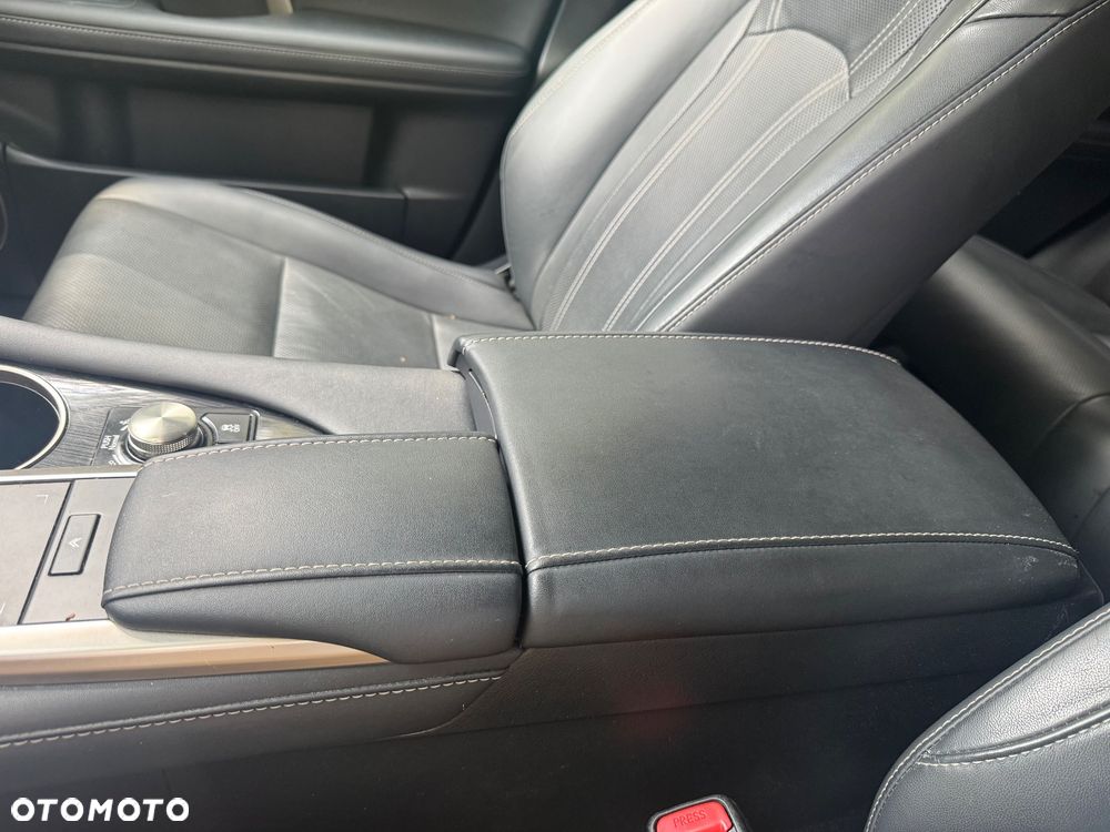 Lexus RX 450h Prestige - 37