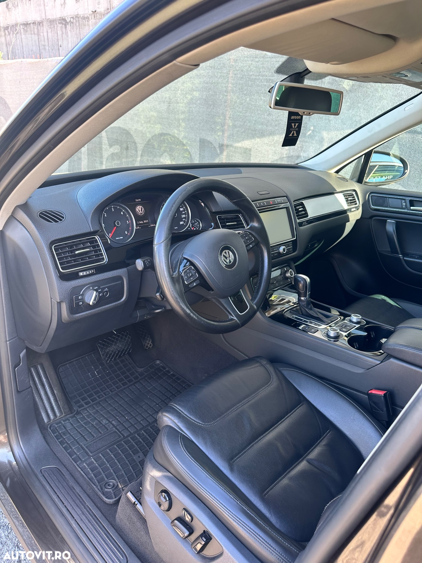 Volkswagen Touareg - 9
