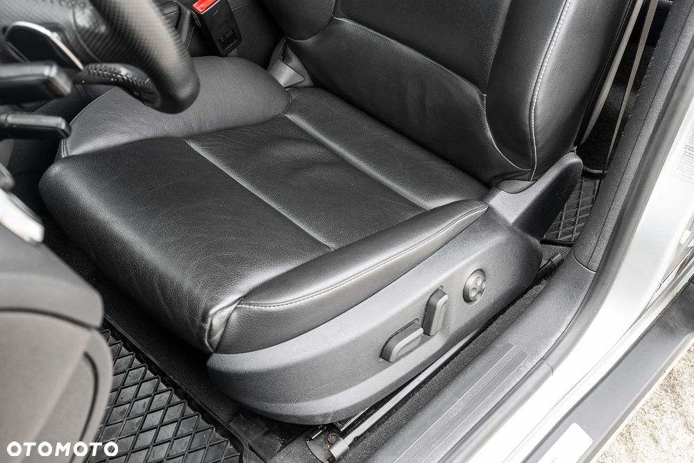 Audi A3 ver-3-2-sportback-quattro-s-tronic-s-line-sportpaket-plus - 30