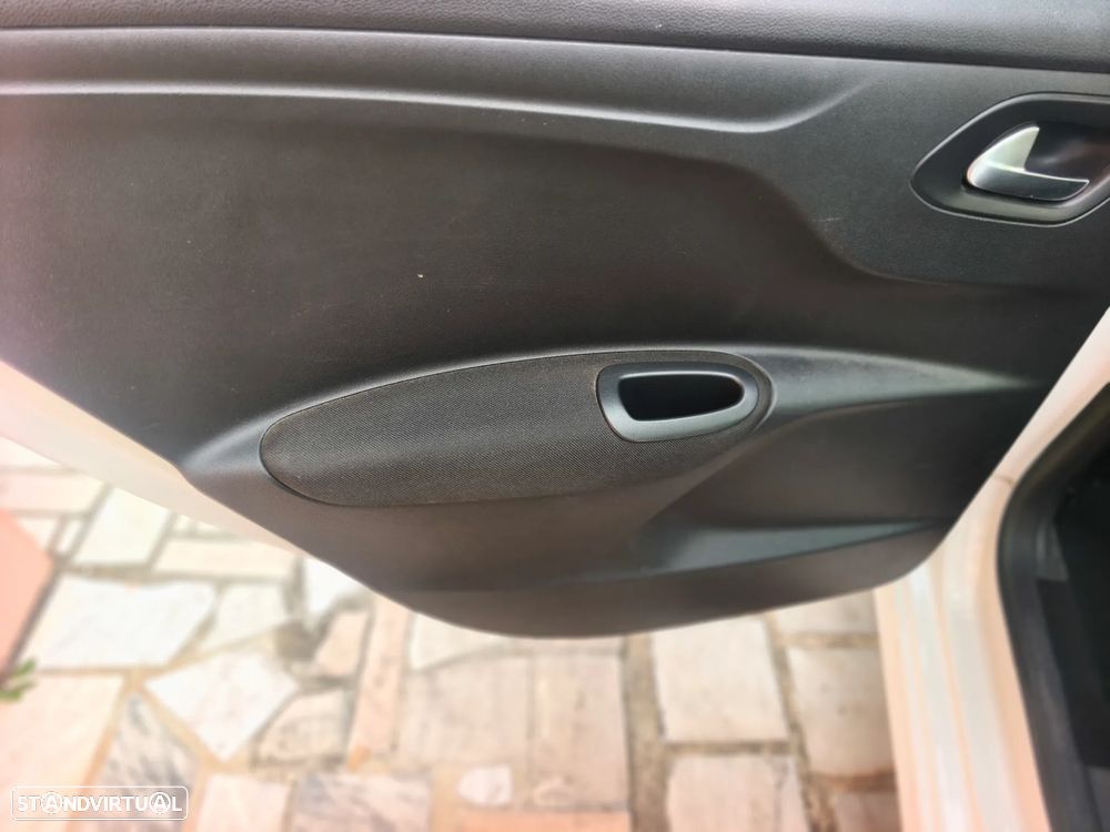 Citroën C-Elysée 1.2 PureTech Exclusive ETG - 25