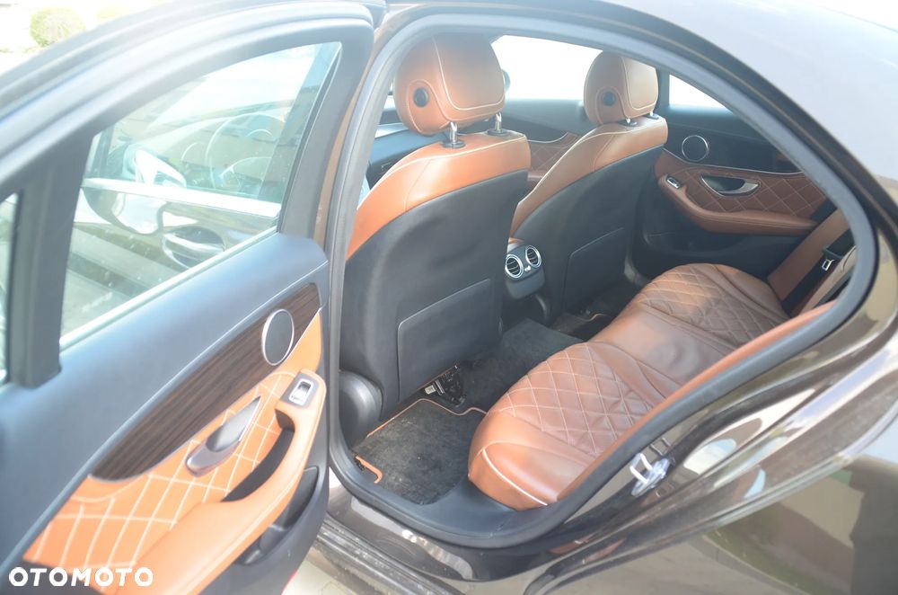 Mercedes-Benz Klasa C 200 4Matic 7G-TRONIC AMG Line - 13