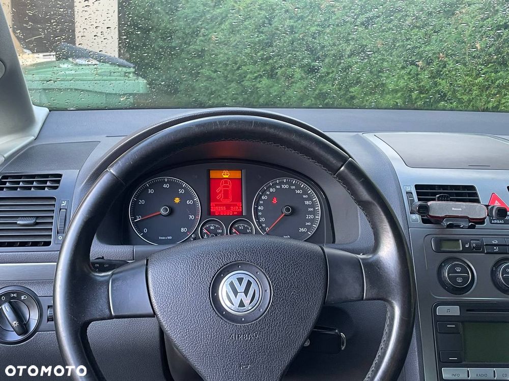 Volkswagen Touran - 34