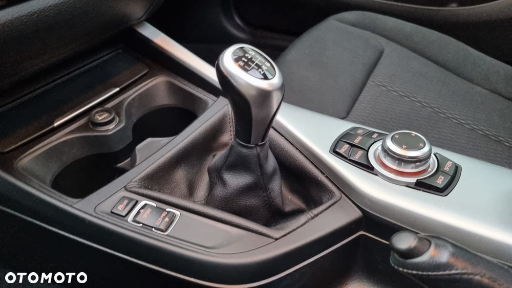 BMW Seria 1 114d Sport Line - 15