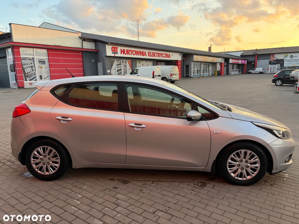 Kia Ceed - 7