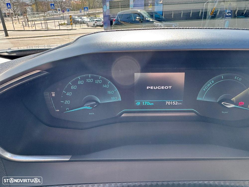 Peugeot e-2008 Allure - 9