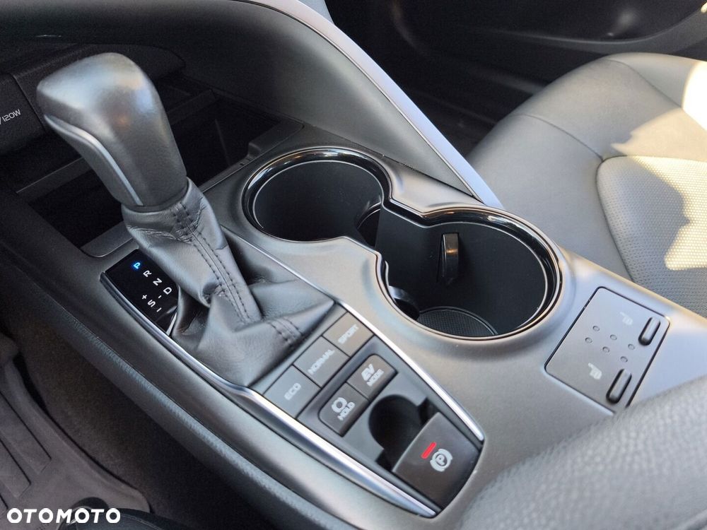 Toyota Camry 2.5 Hybrid Comfort CVT - 20