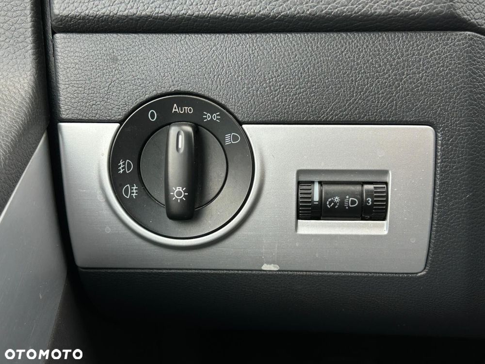 Volkswagen Multivan - 22