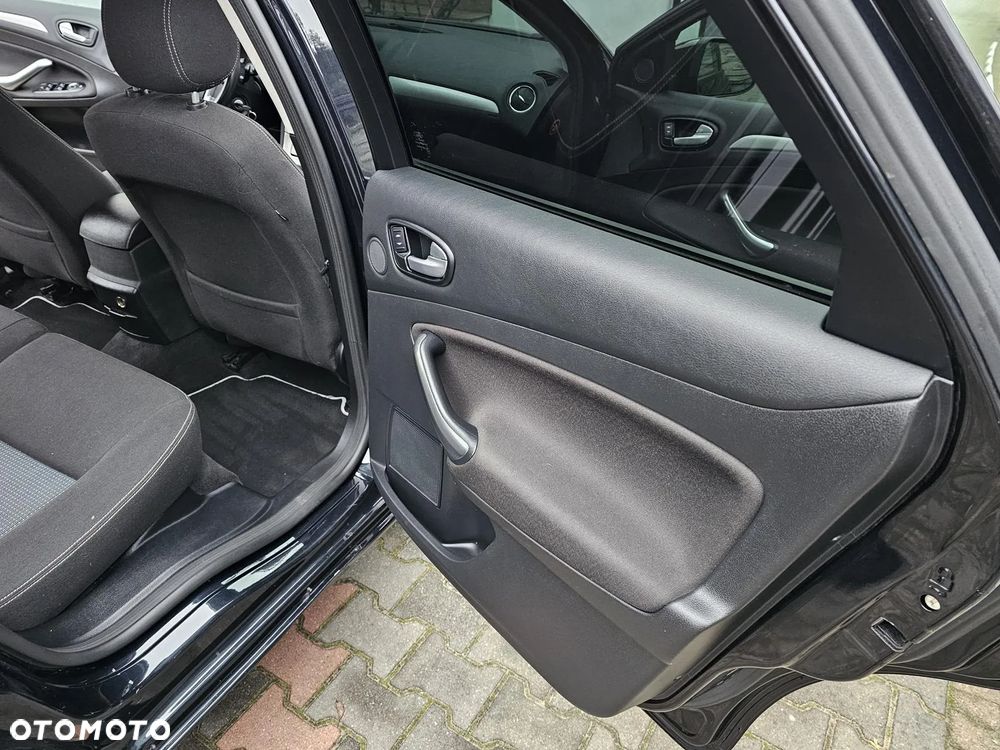 Ford Mondeo 2.0 Trend - 15