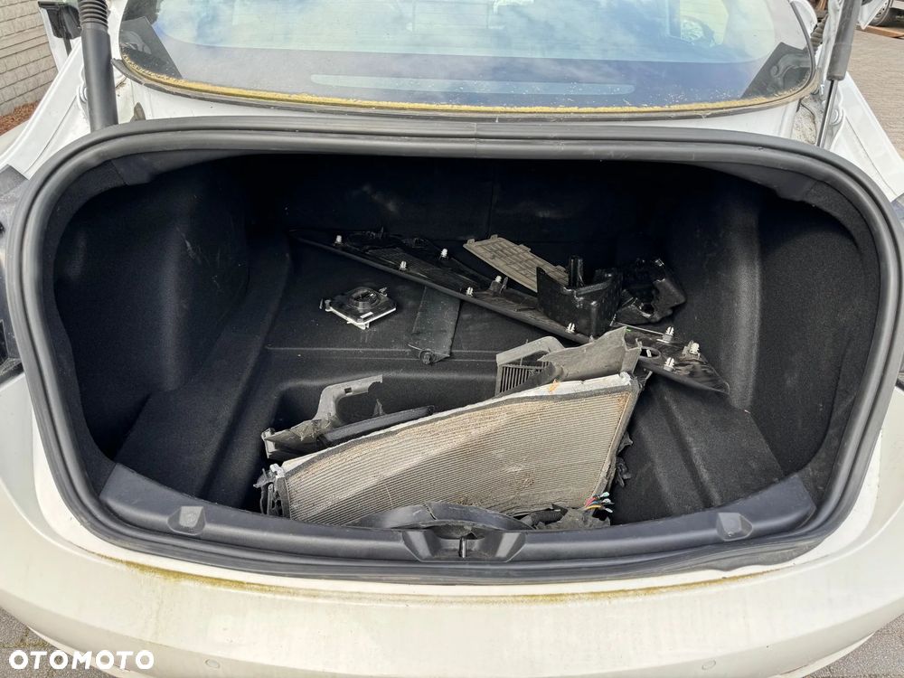 Tesla Model 3 Allradantrieb Dual Motor - 17