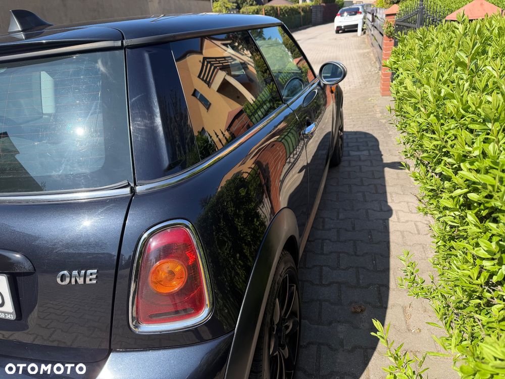 MINI ONE - 10