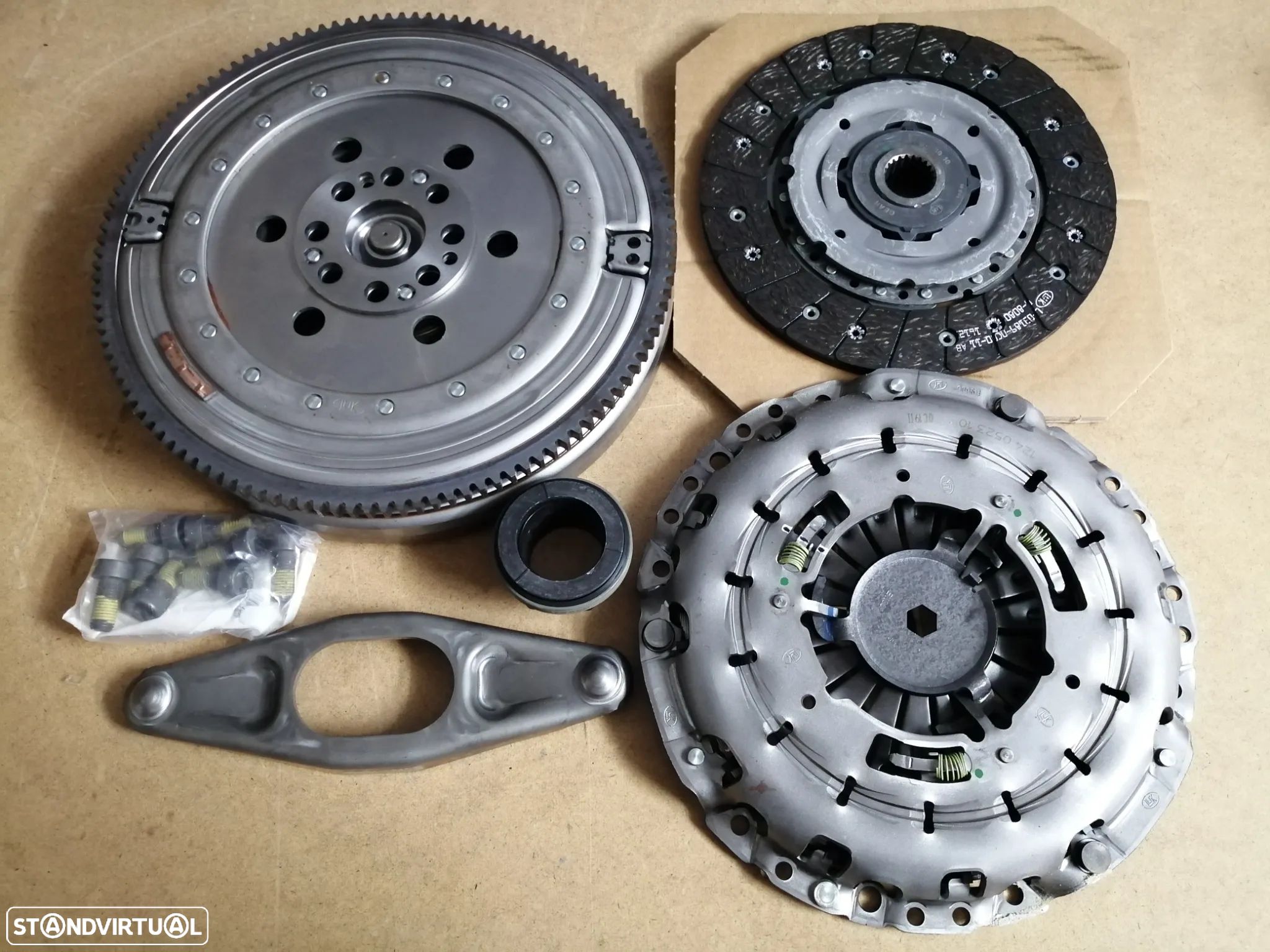 Kit de Embraiagem - BMW 120d  320d (E90)  520d - 1