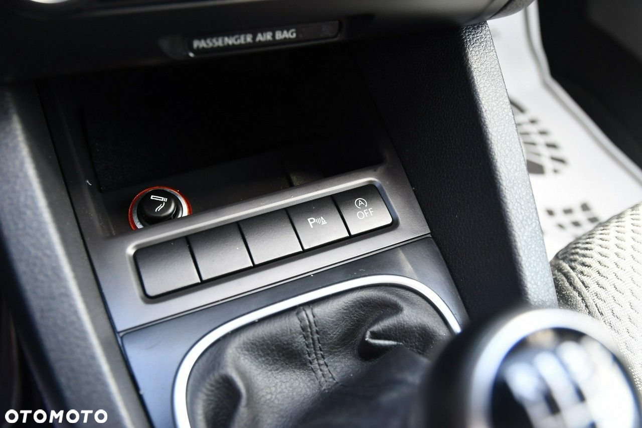 Volkswagen Jetta - 32