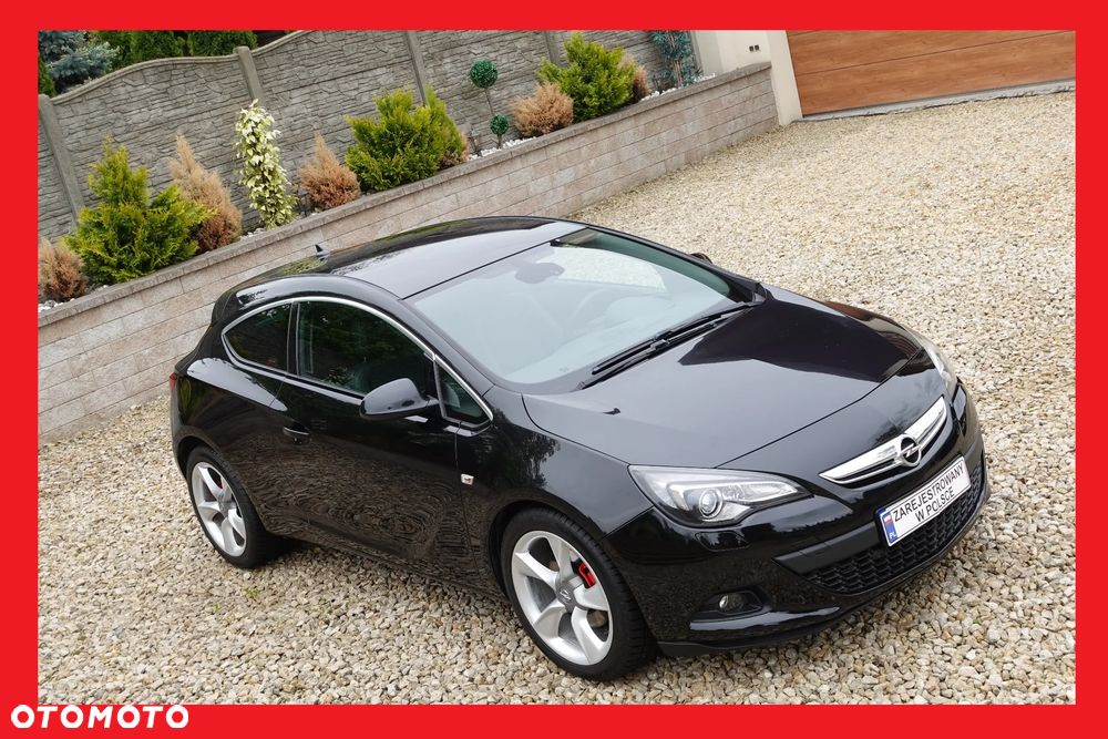 Opel Astra 1.6 Turbo Cosmo