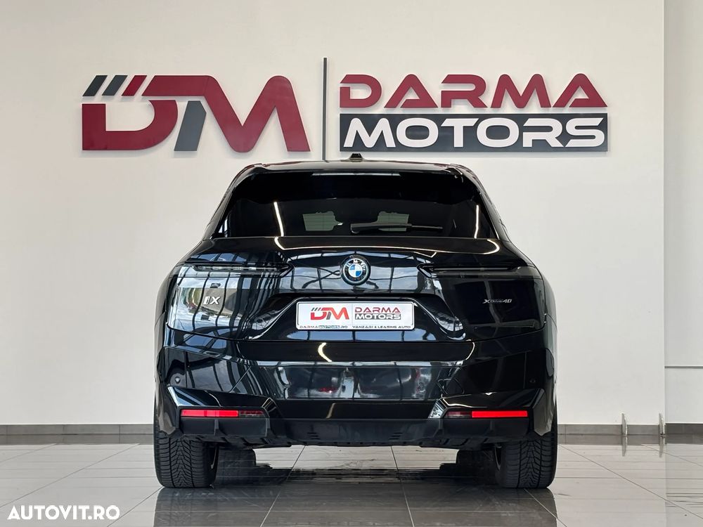 BMW iX - 23
