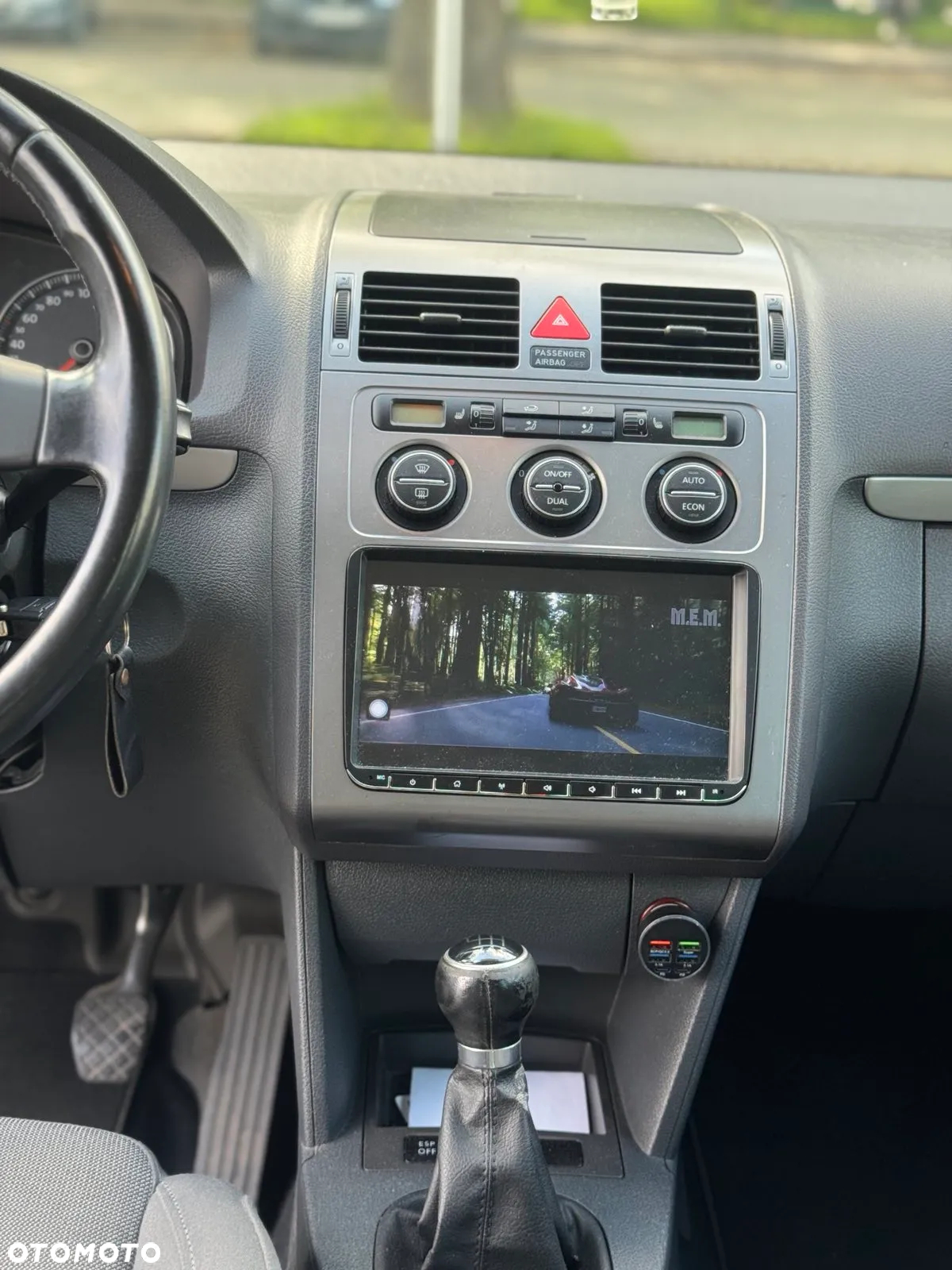 Volkswagen Touran 2.0 TDI DPF Comfortline - 9