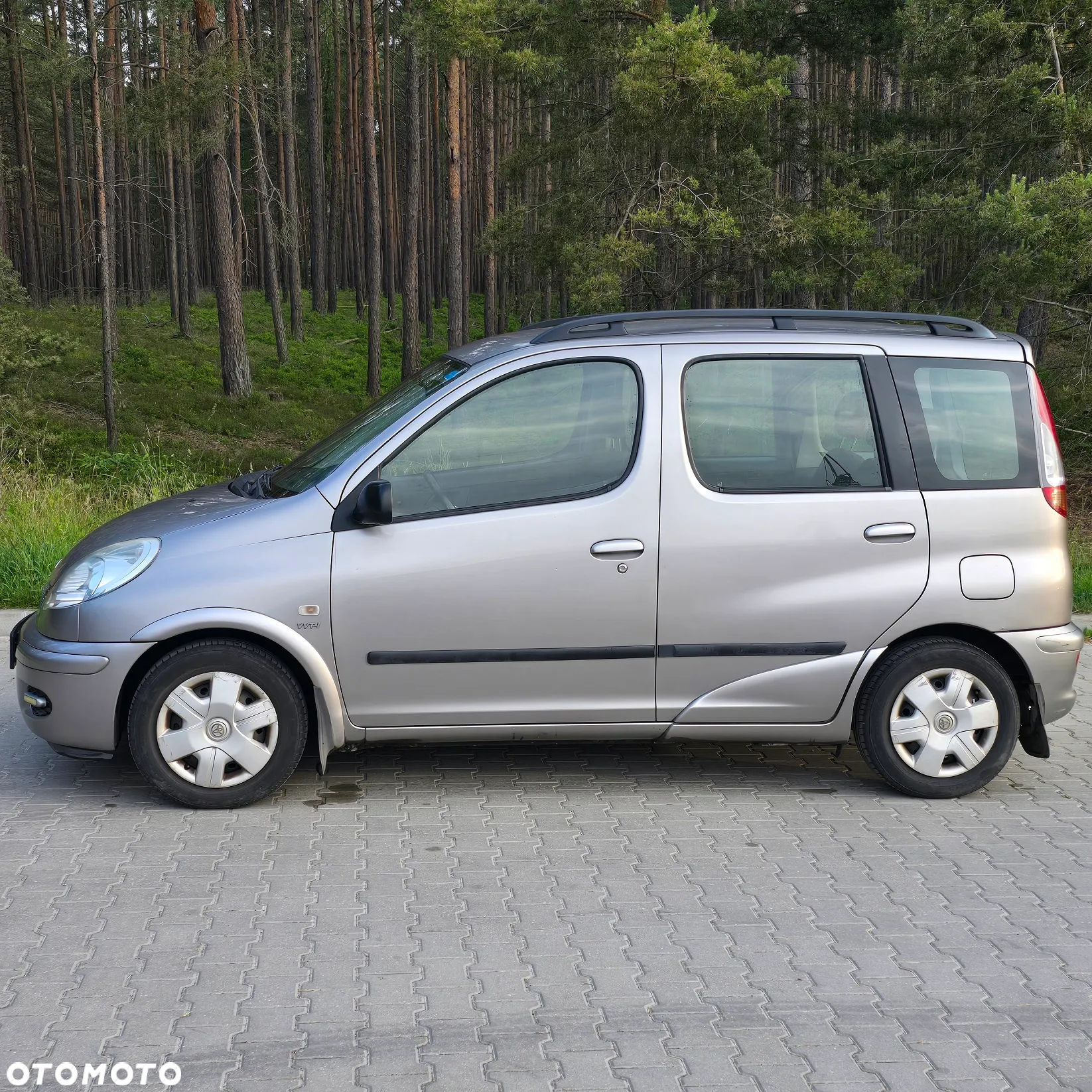 Toyota Yaris Verso 1.3 Sol - 4