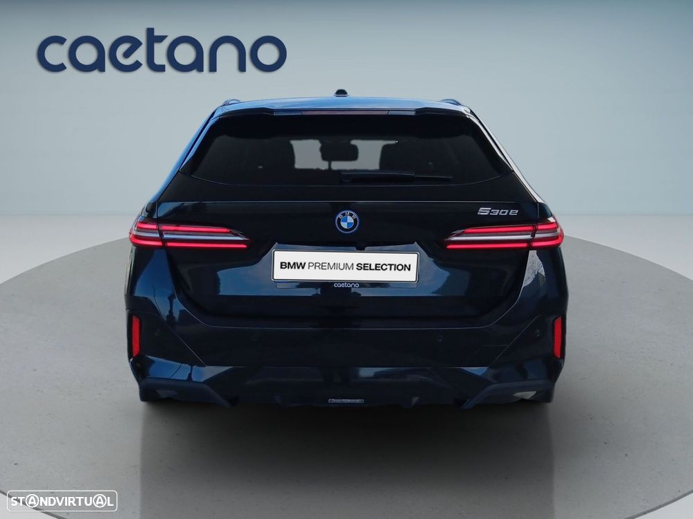 BMW 530 e Pack Desportivo M - 7