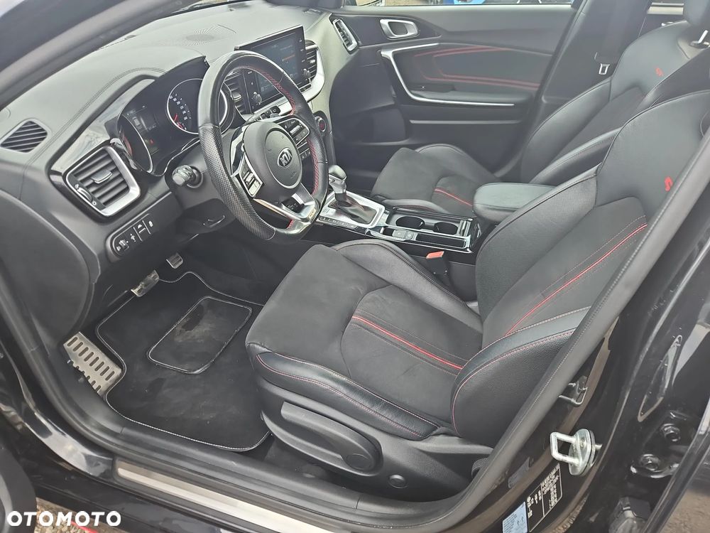 Kia ProCeed - 10