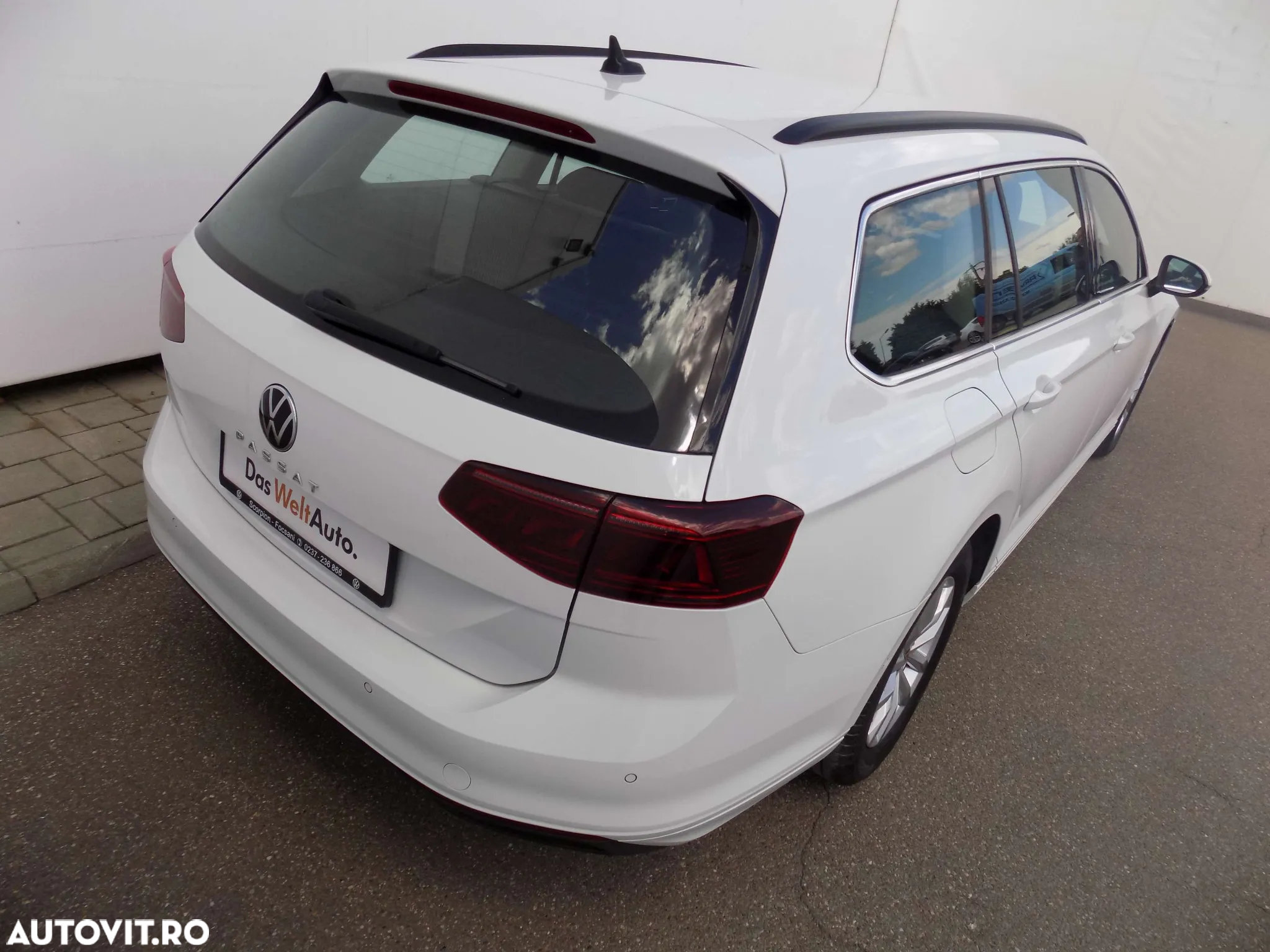 Volkswagen Passat Variant 2.0 TDI DSG Business - 5