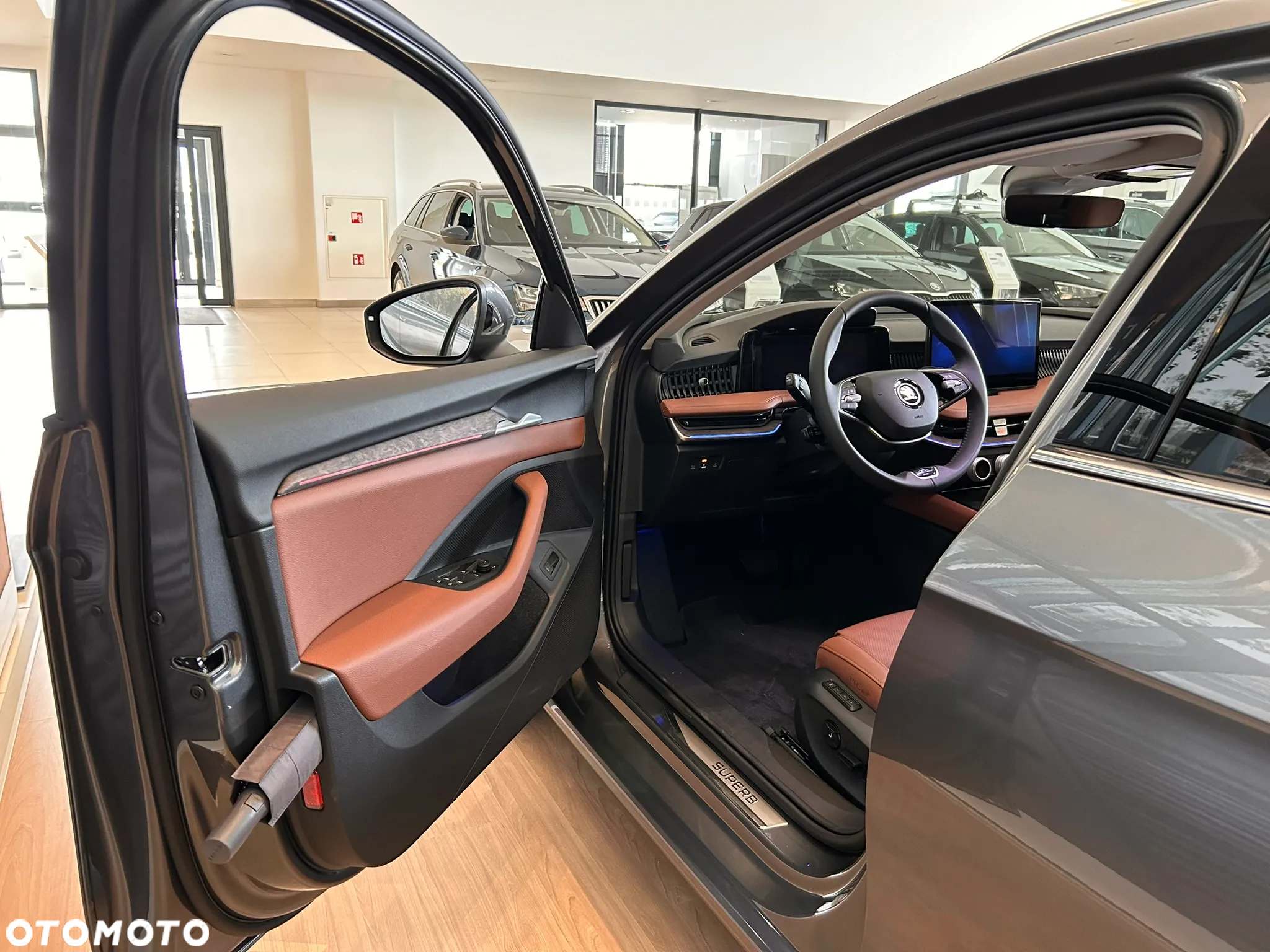 Skoda Superb 2.0 TDI SCR L&K DSG - 19