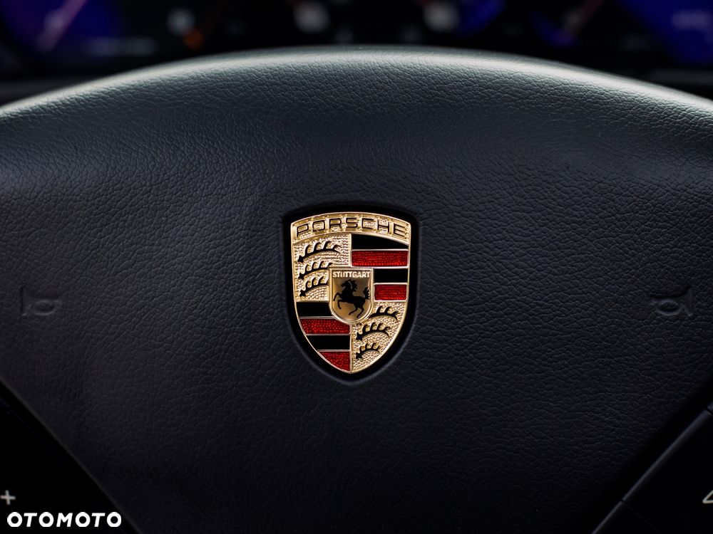 Porsche Cayenne - 21