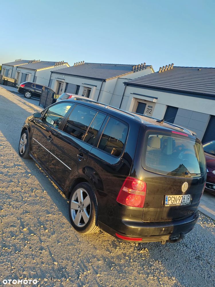 Volkswagen Touran 2.0 TDI DSG United - 12