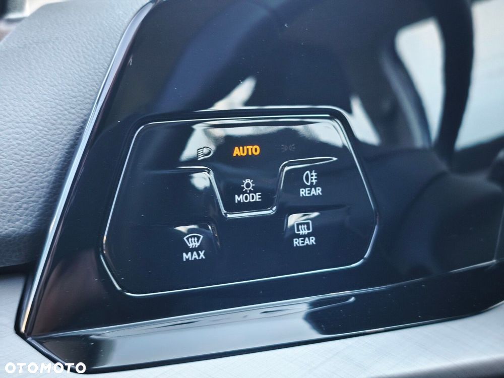 Volkswagen Golf Variant 2.0 TDI Life - 22