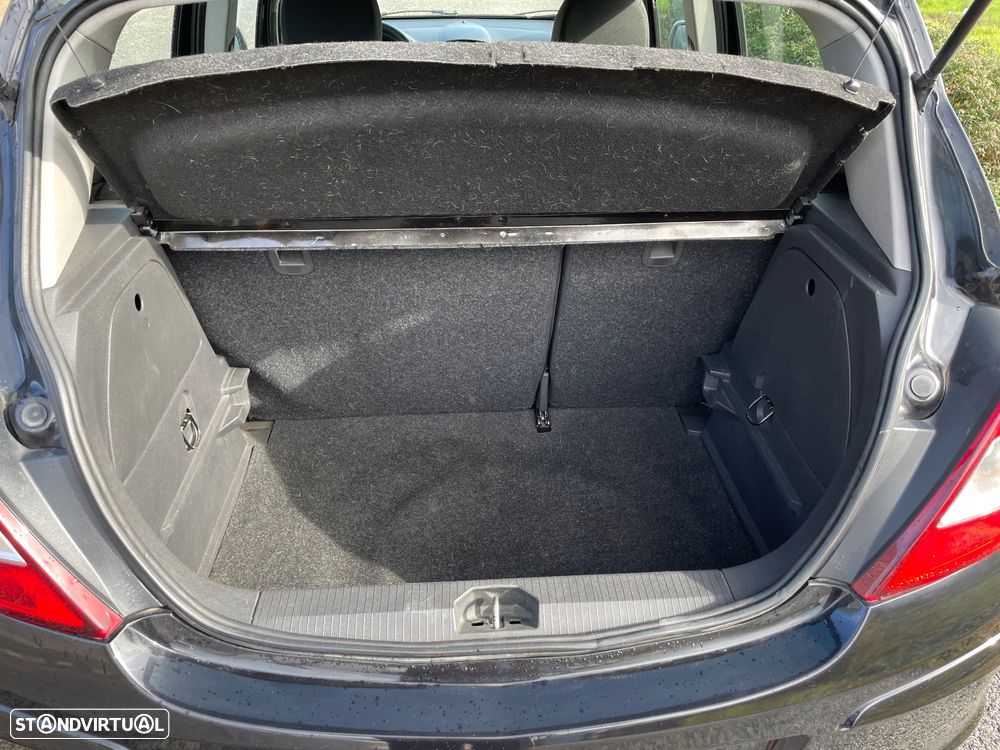 Opel Corsa ver-1-2-cosmo - 10