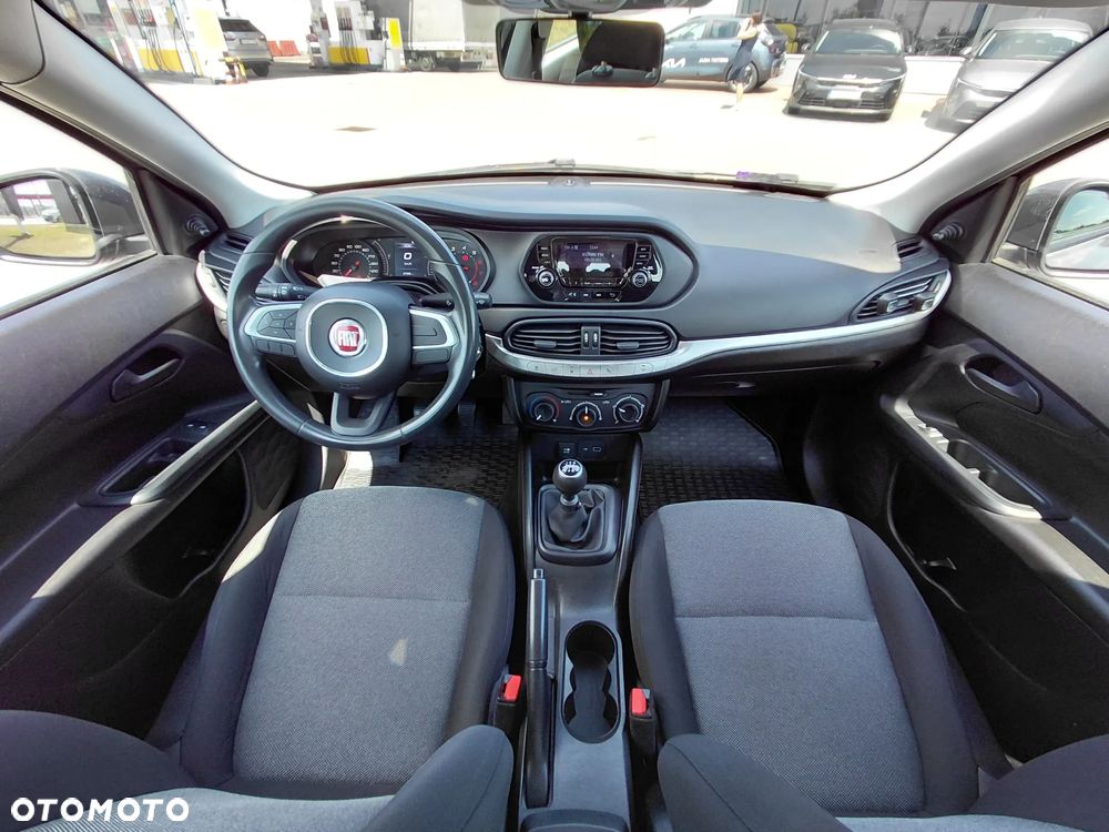 Fiat Tipo - 12