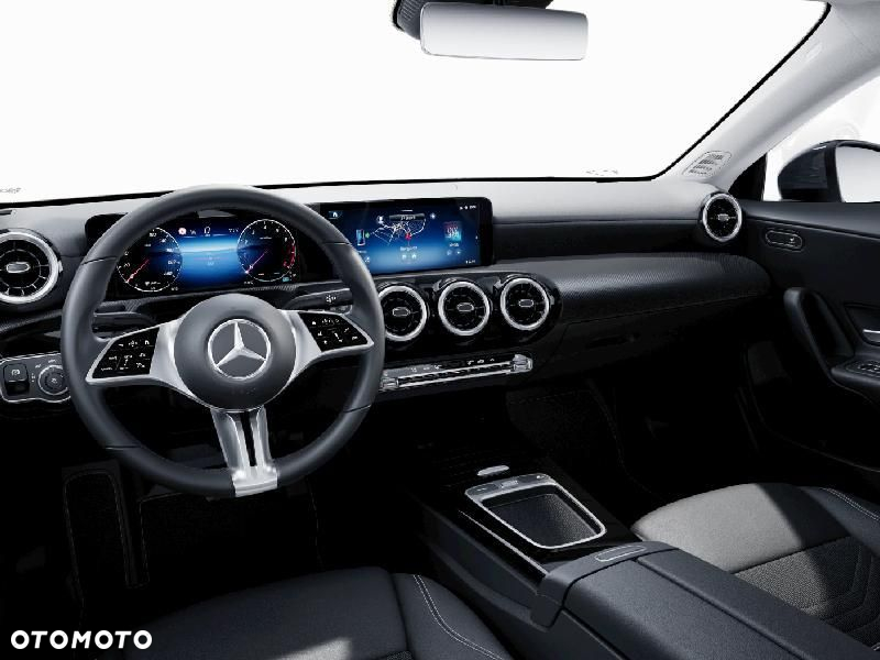 Mercedes-Benz CLA - 4