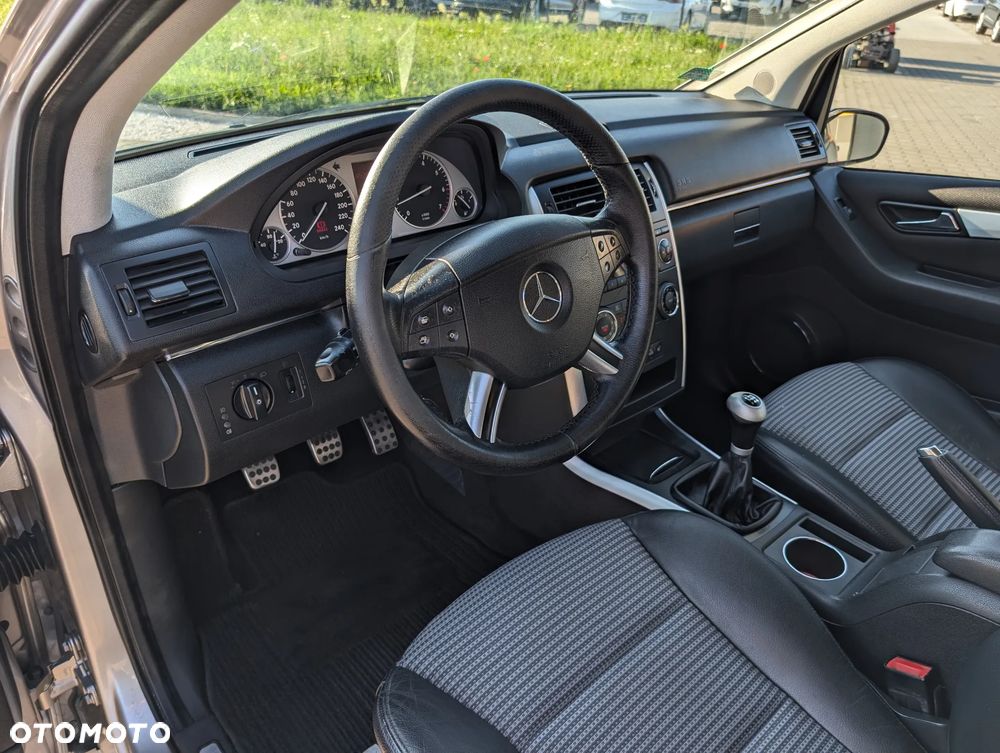 Mercedes-Benz Klasa B 170 Special Edition - 22