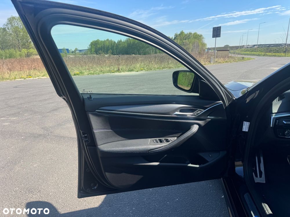 BMW Seria 5 520i - 8