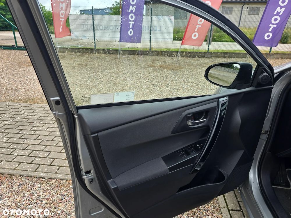 Toyota Auris Hybrid 135 Premium - 11